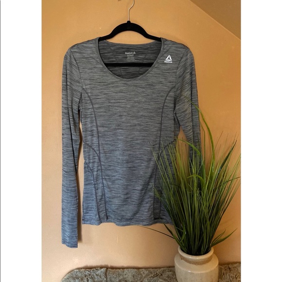 REEBOK Athletic Top - Picture 3 of 9